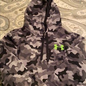 Men’s under armour hoodie